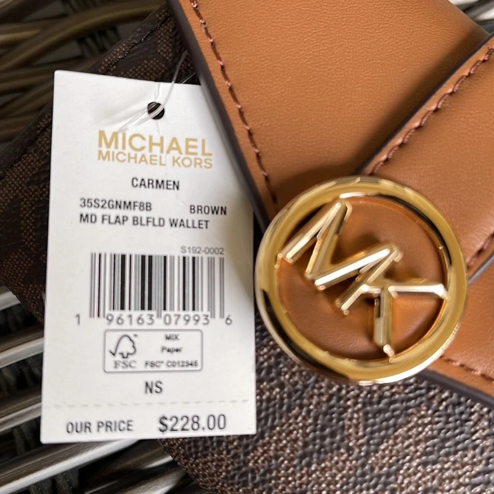 MICHAEL KORS CARMEN MEDIUM LOGO AND FAUX LEATHER WALLET BROWN - Picture 9 of 16